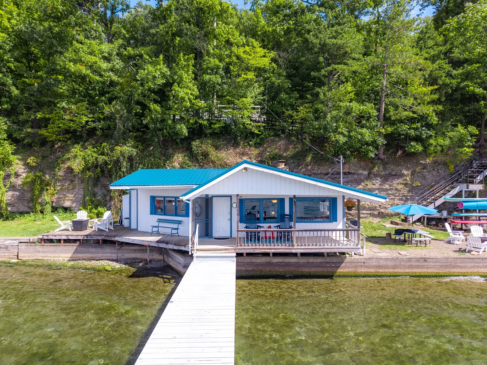 Smooth Sailing FLX — waterfront cottage from above